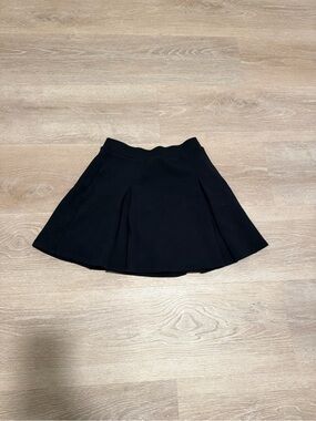 Uniqlo Black Circle Skirt with Soft Pleats